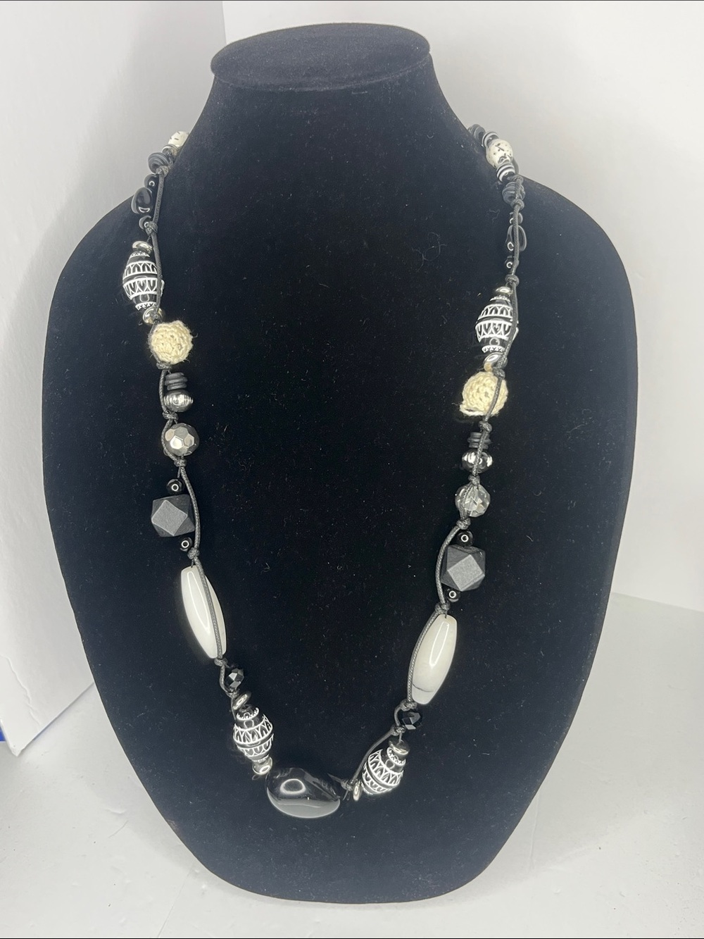 1946 co Black and Cream Mixed Bead Statement Necklace